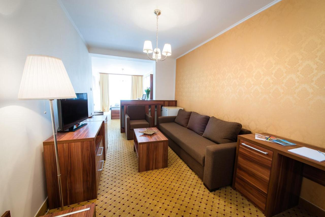 Hotel Merkur Kaluža Esterno foto