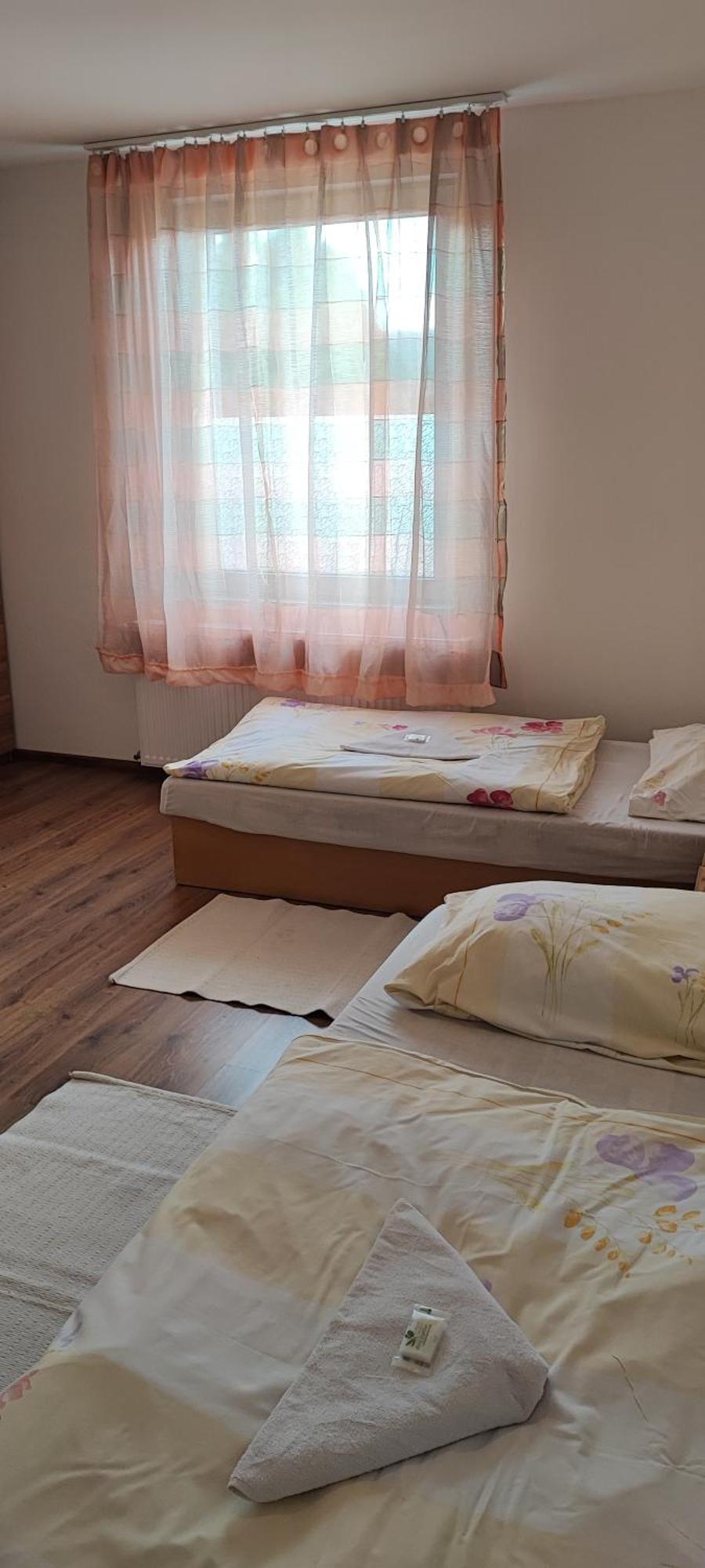 Hotel Merkur Kaluža Esterno foto