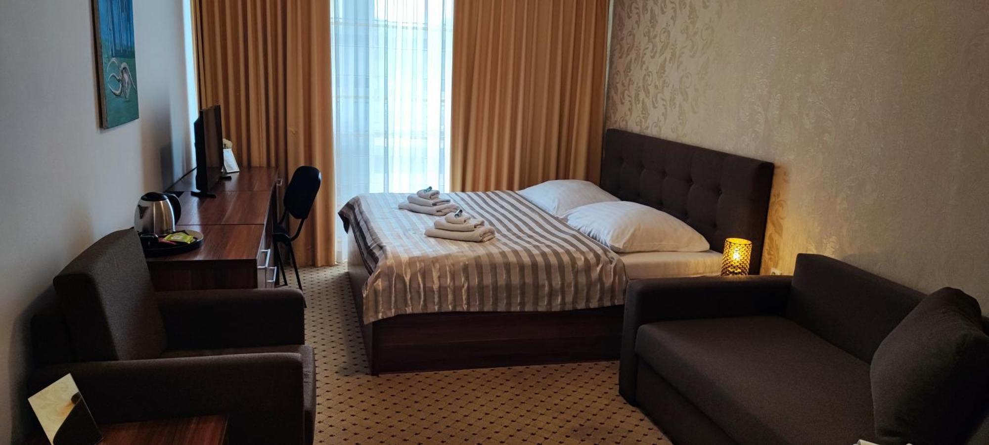Hotel Merkur Kaluža Esterno foto